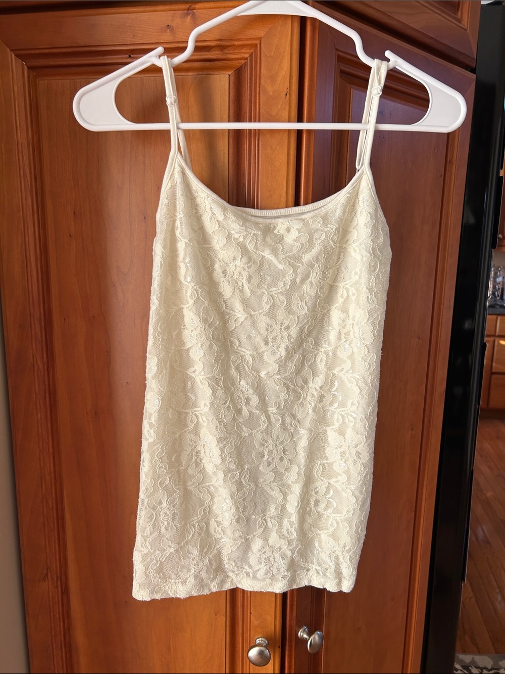 Ann Taylor LOFT Lace camisole, cream floral lace, size medium, adjustable straps